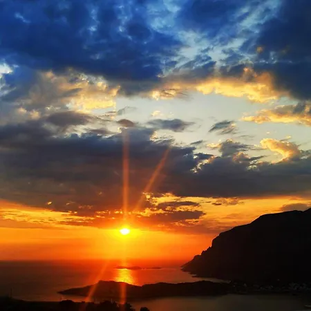 アパート Nostalgia At Hill Kalymnos *